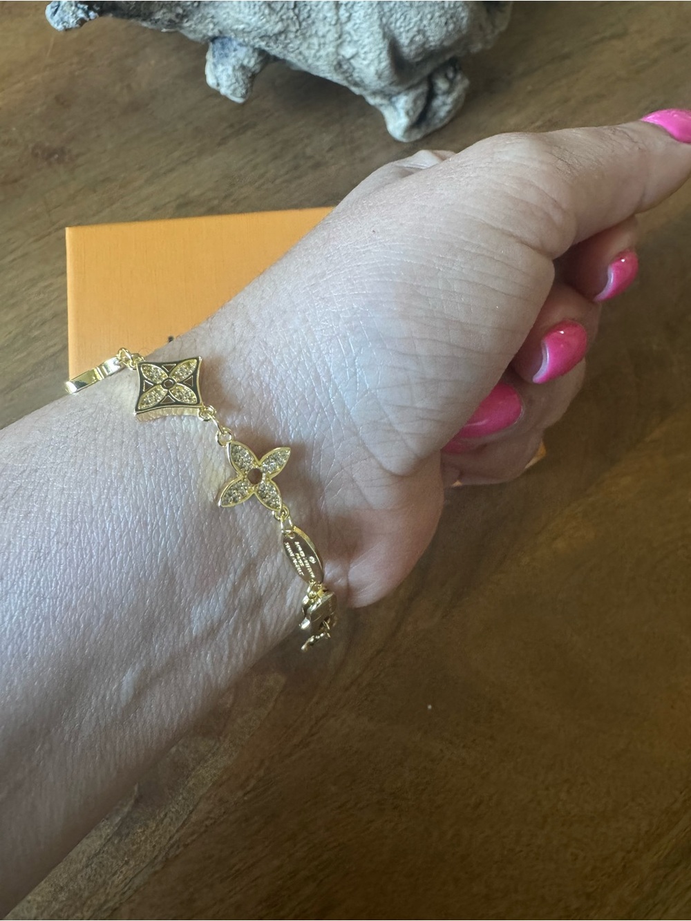Louis Vuitton Gold Charm Bracelet with Monogram Motifs - Picture 4 of 13